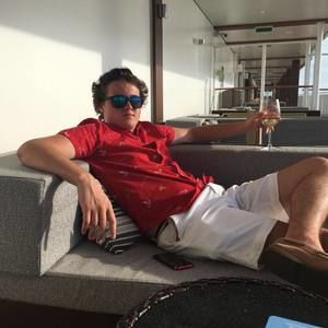 Meet your Posher, Alex